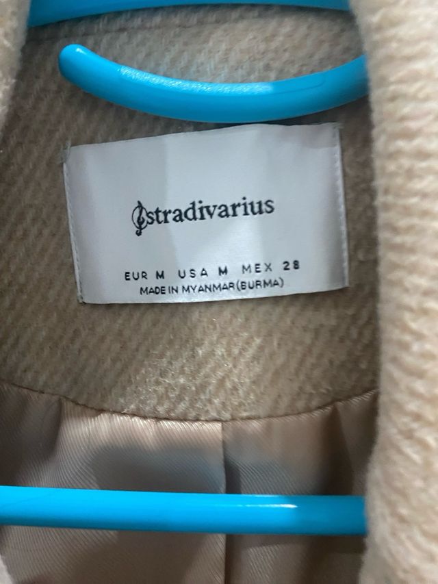 Abrigo Stradivarius Beige Talla M