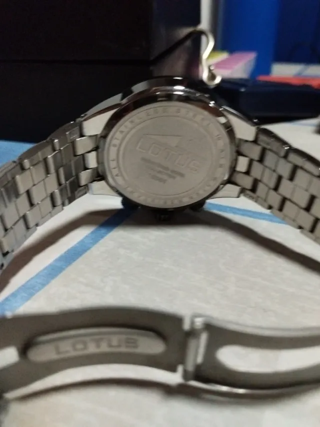 Reloj Lotus Cronógrafo Negro y Plateado