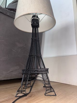 Lámpara Torre Eiffel – Moderna y decorativa