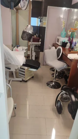 Se traspasa peluquería.