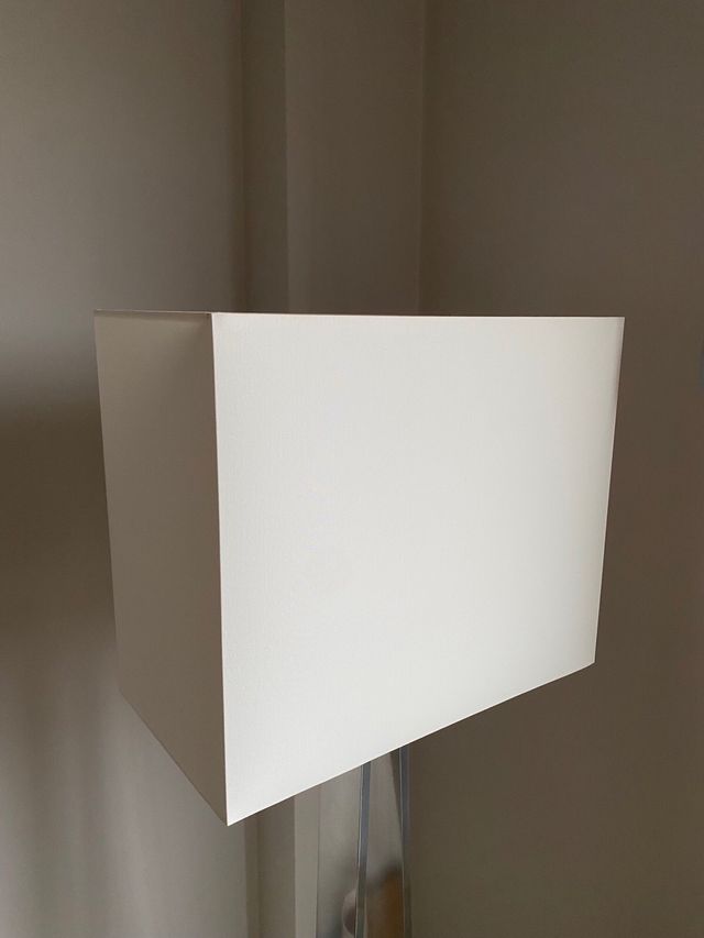 Tulipa rectangular Ikea blanca