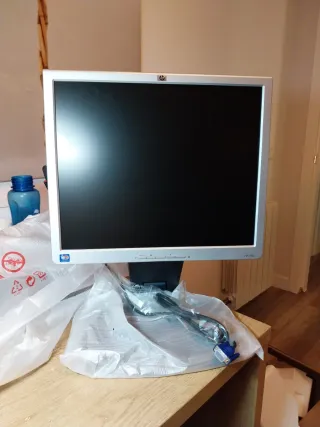Monitor HP 1740 de 17" a estrenar