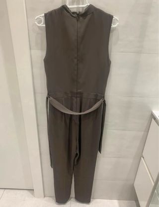 Mono Topshop verde sin mangas con cinturón