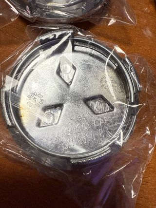 4 Cubre Bujes Logo Mitsubishi