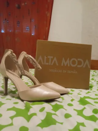 Zapatos ALTA MODA Beige/Plata Tacón