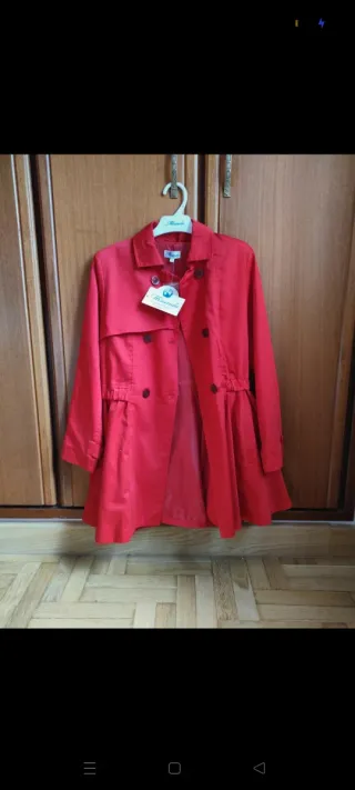 Gabardina niña roja talla 12