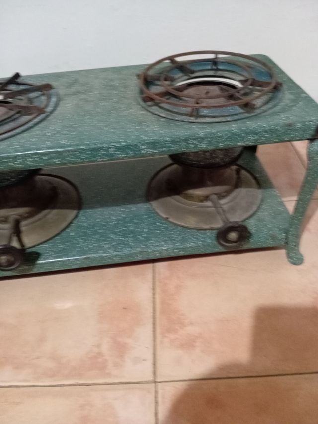 Cocina de metal antigua