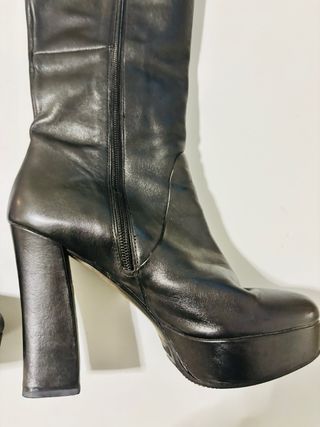 Botas altas tacón ancho plataforma negras