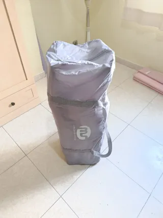 Cuna de viaje plegable como nueva, 1 año