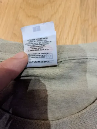 Camiseta beige con dibujo animado