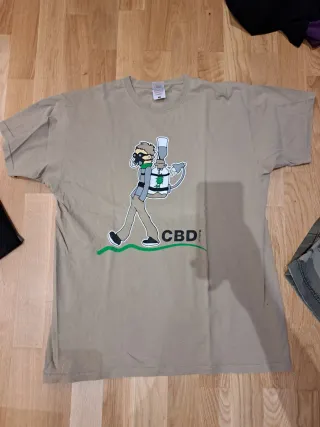 Camiseta beige con dibujo animado