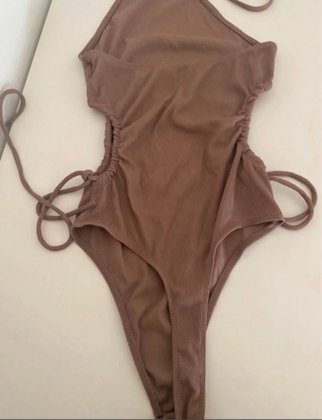 Body Bershka marrón talla XS