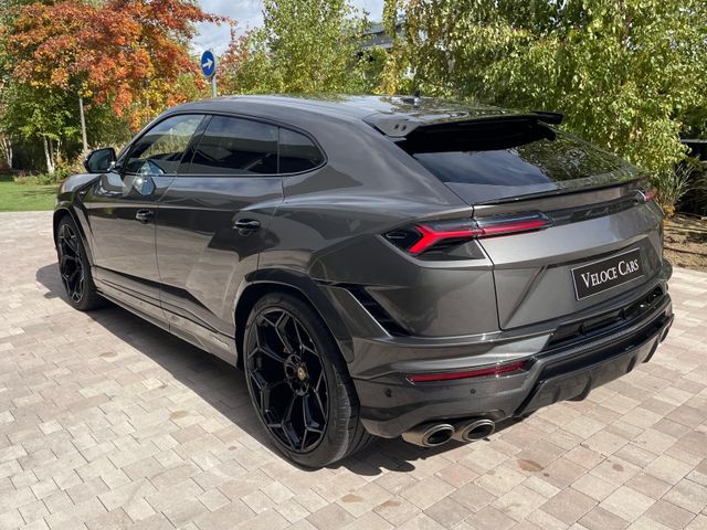 Lamborghini Urus 2024