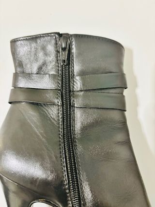 Botines negros tacón aguja y plataforma