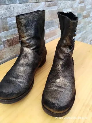 Botas Piel Talla 40 Negro/Dorado Tachuelas