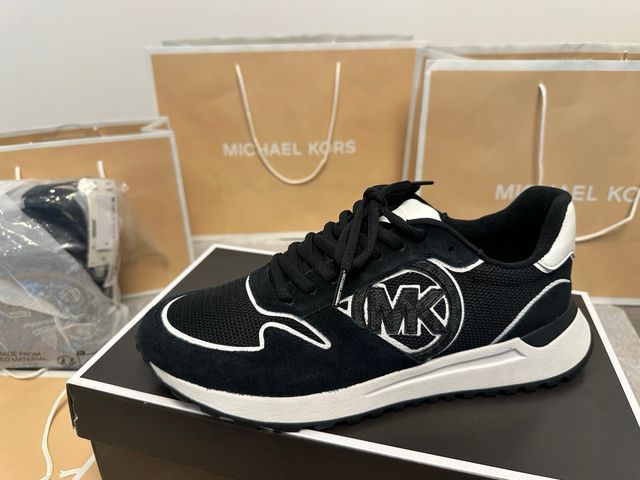 Zapatillas Michael Kors Negras y Blancas