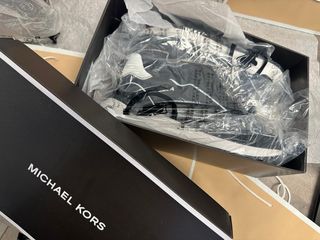 Zapatillas Michael Kors Negras y Blancas