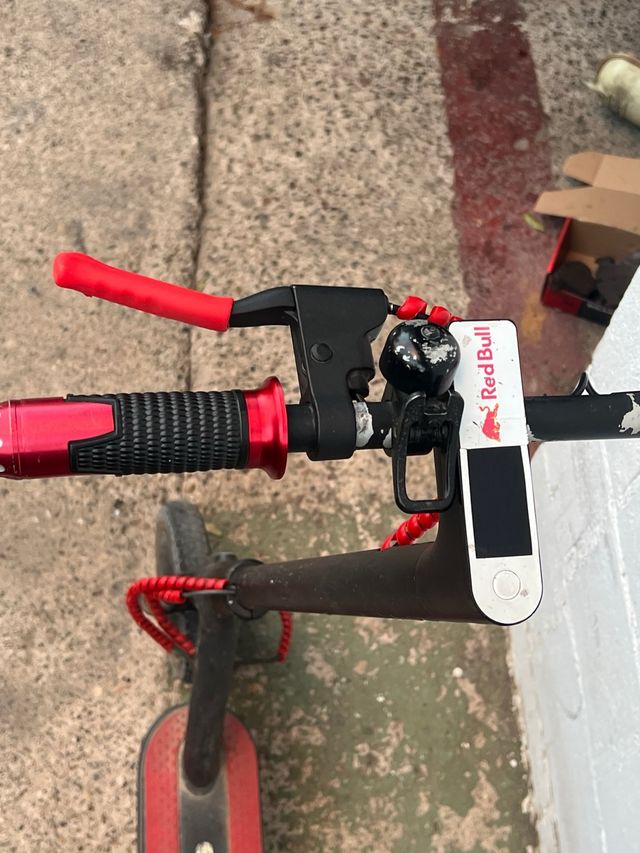 Patinete Eléctrico Rojo y Negro Xiaomi