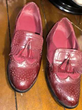 Mocasines rojos de piel talla 37