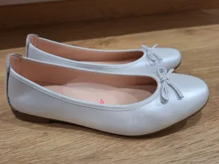 Bailarinas blancas con lazo