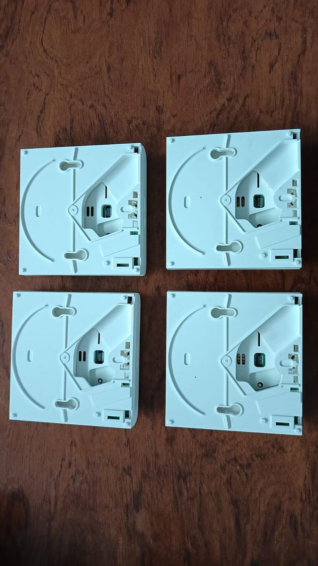 4 Termostatos Uponor T38