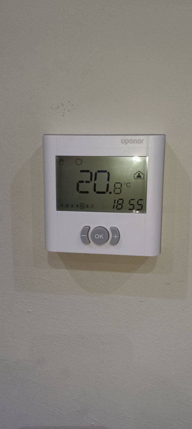 4 Termostatos Uponor T38