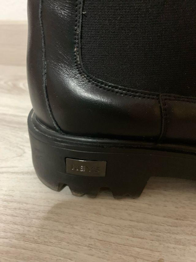 Botas Chelsea negras media caña