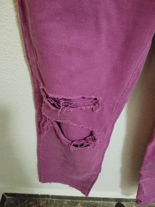Pantalón Pull&Bear ancho roto morado S