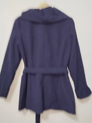 Chaqueta de vestir morada con cinturón