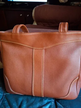 Bolso de piel marrón
