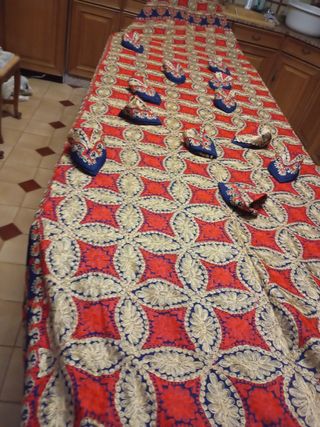 Mantelería adamascada grande 3,55 x 168