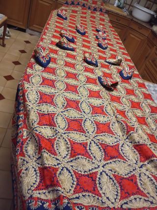 Mantelería adamascada grande 3,55 x 168