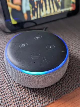 Echo Dot 3ra Gen - Altavoz Alexa - Gris