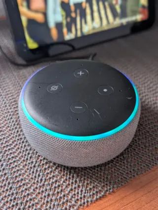 Echo Dot 3ra Gen - Altavoz Alexa - Gris