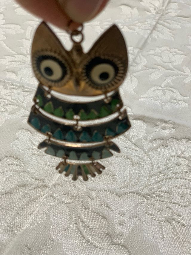 Colgante búho dorado y verde