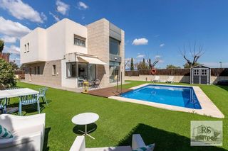 Chalet en venta en Torre en Conill-Cumbres de San Antonio en Bétera