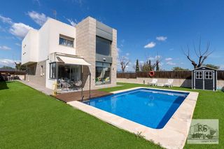 Chalet en venta en Torre en Conill-Cumbres de San Antonio en Bétera