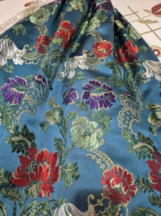 Traje de Valenciana azul y multicolor
