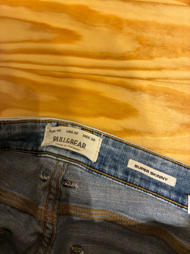 Vaqueros Pull&Bear desgastados