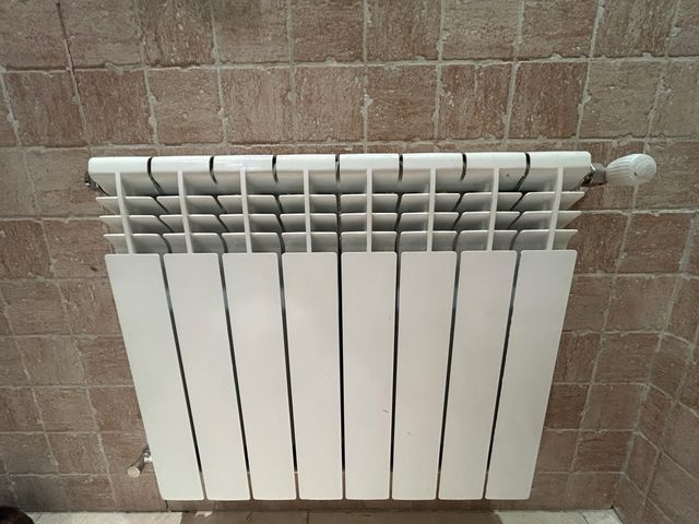 Radiador Agua Caliente Metal Blanco