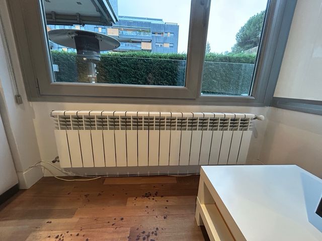 Radiador Agua Caliente Metal Blanco