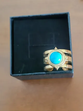 Anello in acciaio placcato oro con pietra turchese