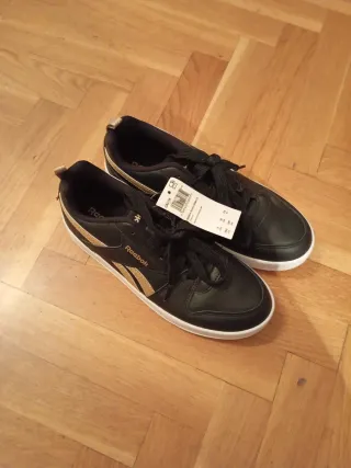 Zapatillas Reebok Negras y Doradas