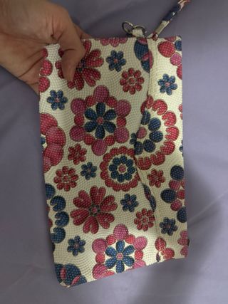 Bolso de mano floral amarillo