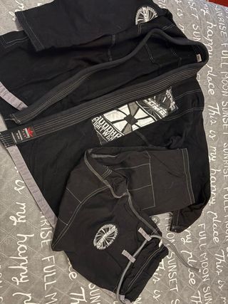 Kimono Buddha Fightwear Negro
talla A1