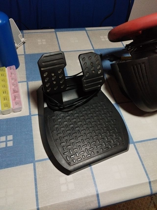 Volante Thrustmaster Ferrari 150