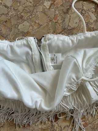 Top blanco con flecos talla S