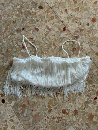 Top blanco con flecos talla S