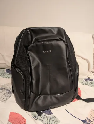 Mochila Xnuoyo negra. 30f. x 45an. x 20al. cm