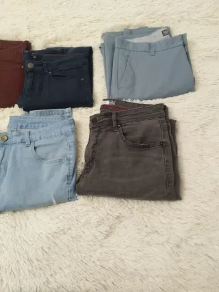 Lote 8 Pantalones: 7 Vaqueros y 1 Pinza